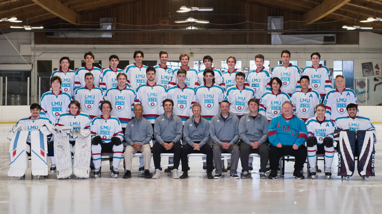 Unknown 14 - Men’s Ice Hockey Hosts Fundraising Teddy Bear Toss